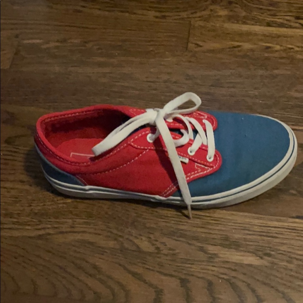 Vans youth size 6 fits women’s size 7